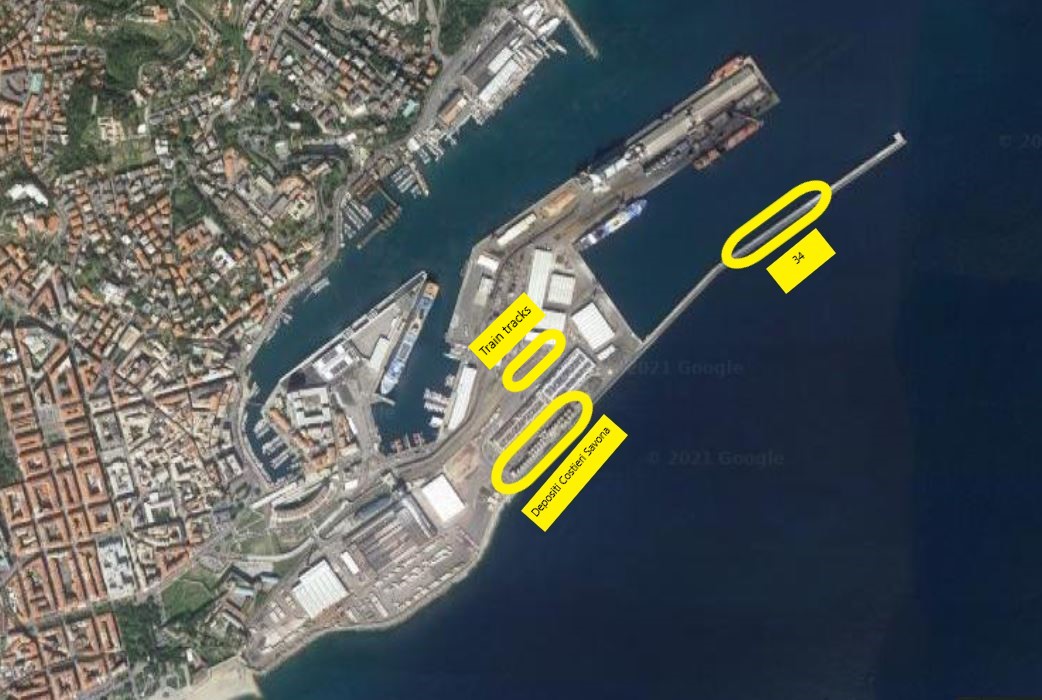 Visuale del porto di Savona dall'alto